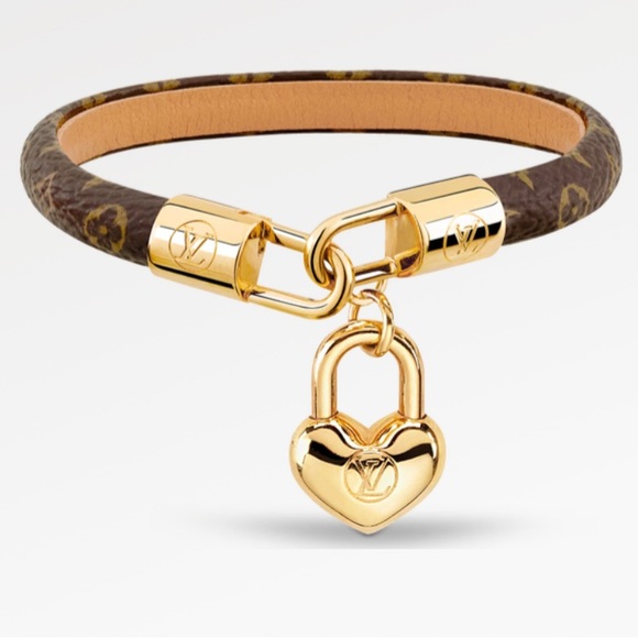 Louis Vuitton heart charm leather bracelet size 17 - Picture 1 of 8